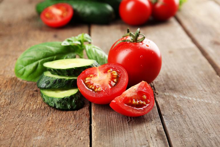 Не пара: почему не стоит есть огурцы и помидоры вместе | Vegetarian.ru