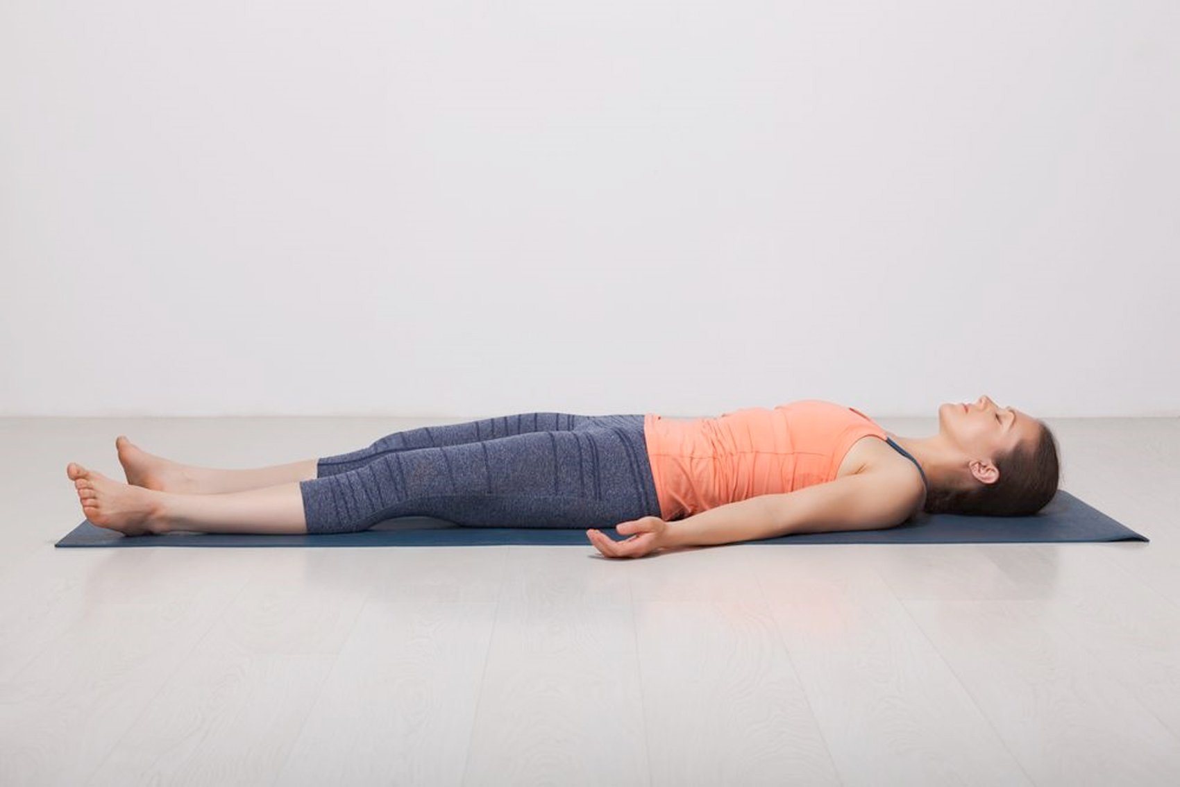 Yoga, come rilassarsi nella posizione di Savasana - Fatti di Bio