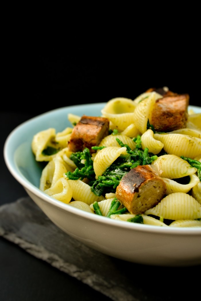 Shell Pasta with Samphire, Spinach & Sausages - Tinned Tomatoes
