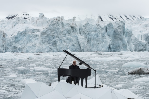 Ludovico Einaudi suona tra i ghiacci dell'Artico - Focus.it