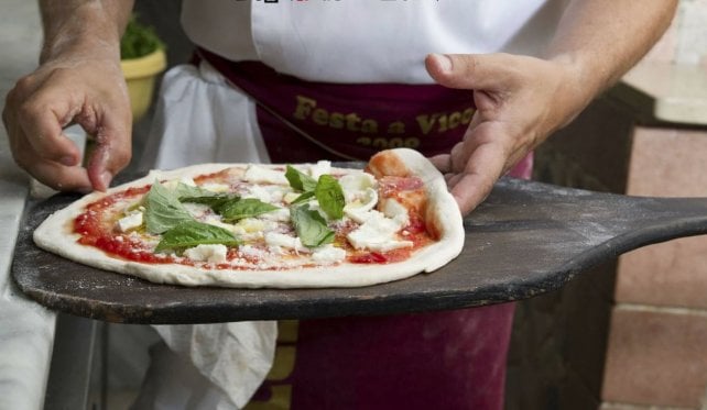 E la Michelin applaude alla pizza napoletana: niente stella (ancora) ma tanti riconoscimenti - Repubblica.it