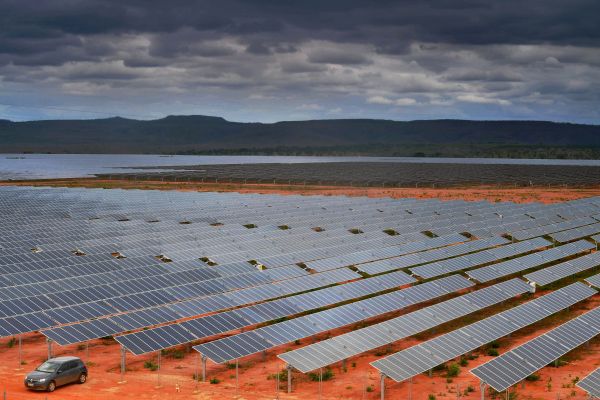 À Pirapora, le Brésil se tourne vraiment vers l’énergie solaire | Le Devoir