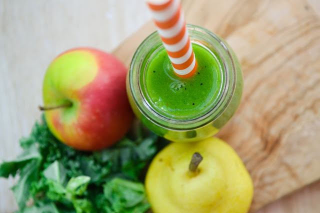 Pear, Passion Fruit and Kale Smoothie Recipe - Tinned Tomatoes