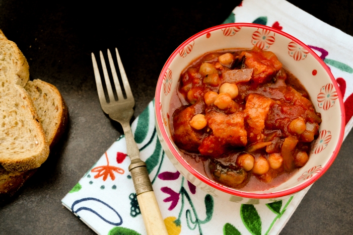 Slow Cooker Veggie Sausage, Mushroom & Chickpea Stew (vegan crockpot recipe) - Tinned Tomatoes