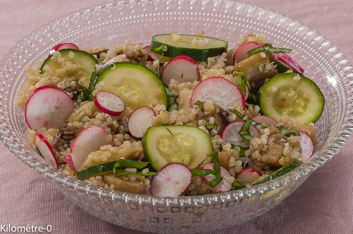 Salade de quinoa aux aubergines, courgettes et radis | Kilometre-0.fr