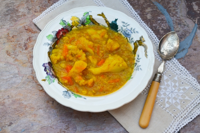 Hearty Spiced Cauliflower and Carrot Soup - Tinned Tomatoes