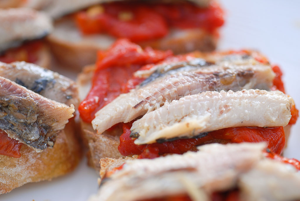 Tartines de sardines et salade de poivrons grillés - Framboize in the kitchen