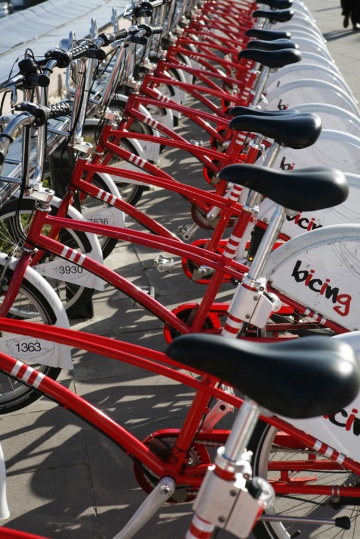 Il bike sharing in città inquinate fa male alla salute? Benefici e rischi delle pedalate in città - Focus.it
