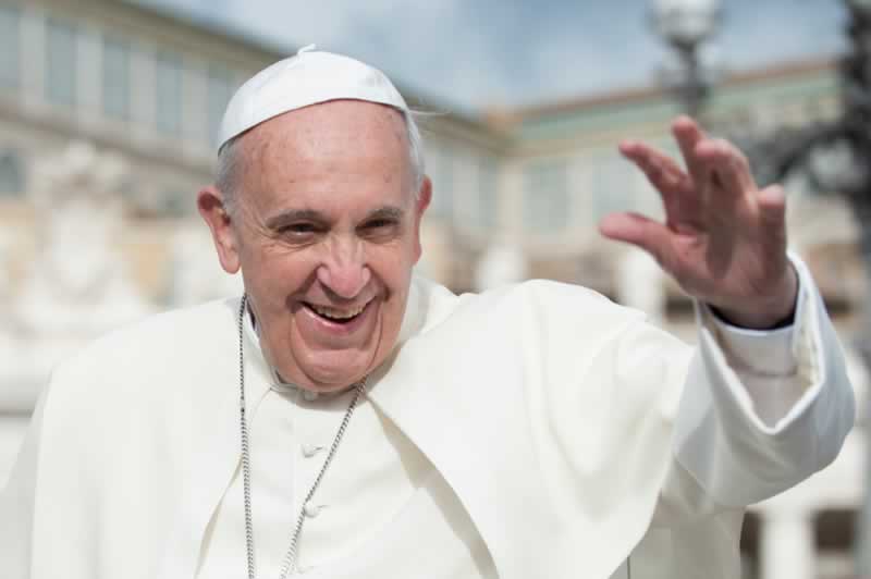 Pope Francis is PETA’s Person of the Year 2015 | Blog | PETA Latino