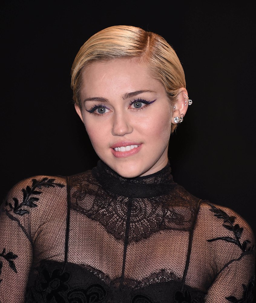 ¡Miley Cyrus es la Celebridad Vegetariana más Sexy de PETA del 2015! | Blog | PETA Latino