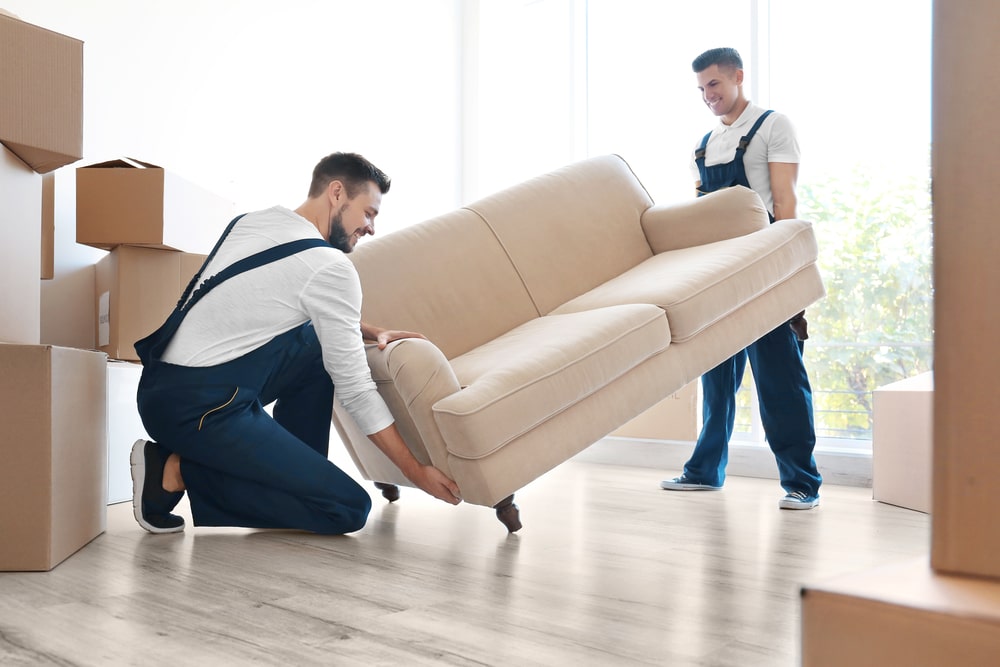 Moving in New York - Should You Hire Professional Movers? - Weekly Decider